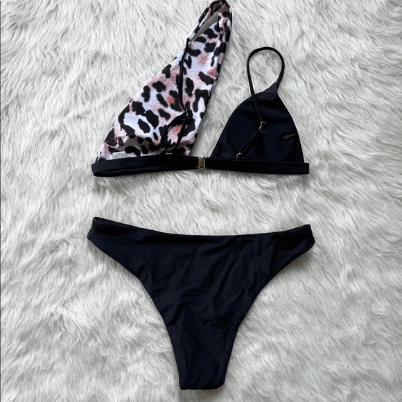 NWOT Black Leopard Print One Shoulder Bikini Size Medium - Picture 3 of 5